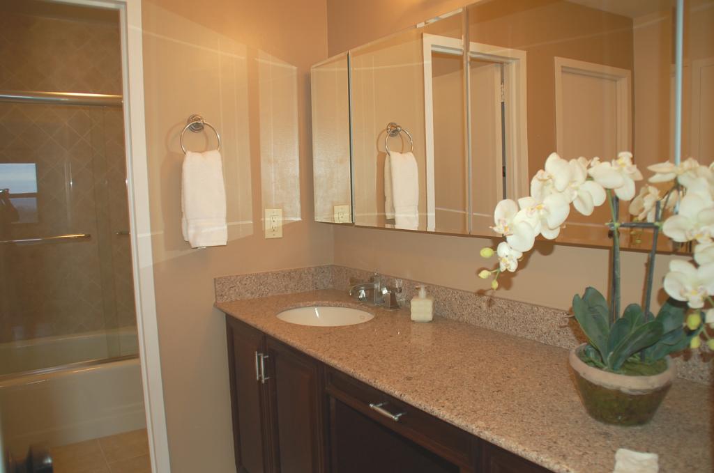 2 CLARIDGE DR 10EW