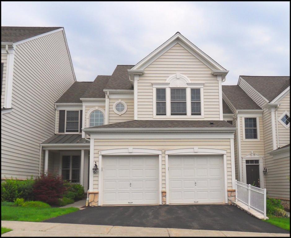 3 CONGRESSIONAL LN