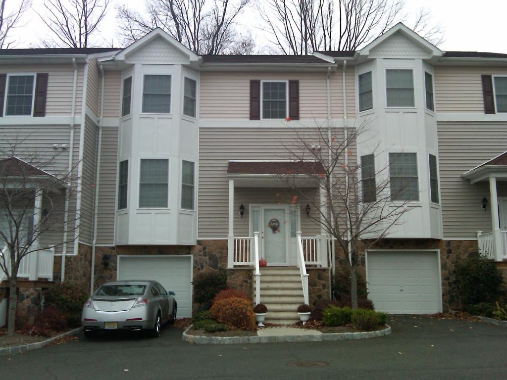 MLS #/Web ID: 2727809