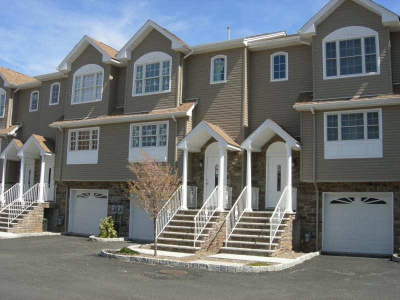 102 Montgomery St Unit 4