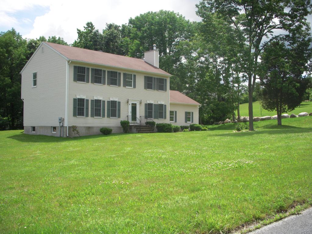 9 BAILEY DR