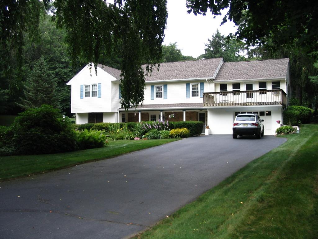 Single Family Home for Sale, ListingId:14269998, location: 90 Walnut Mahwah 07430