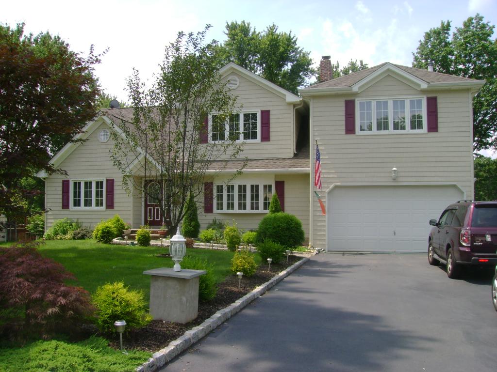 MLS #/Web ID: 2701910