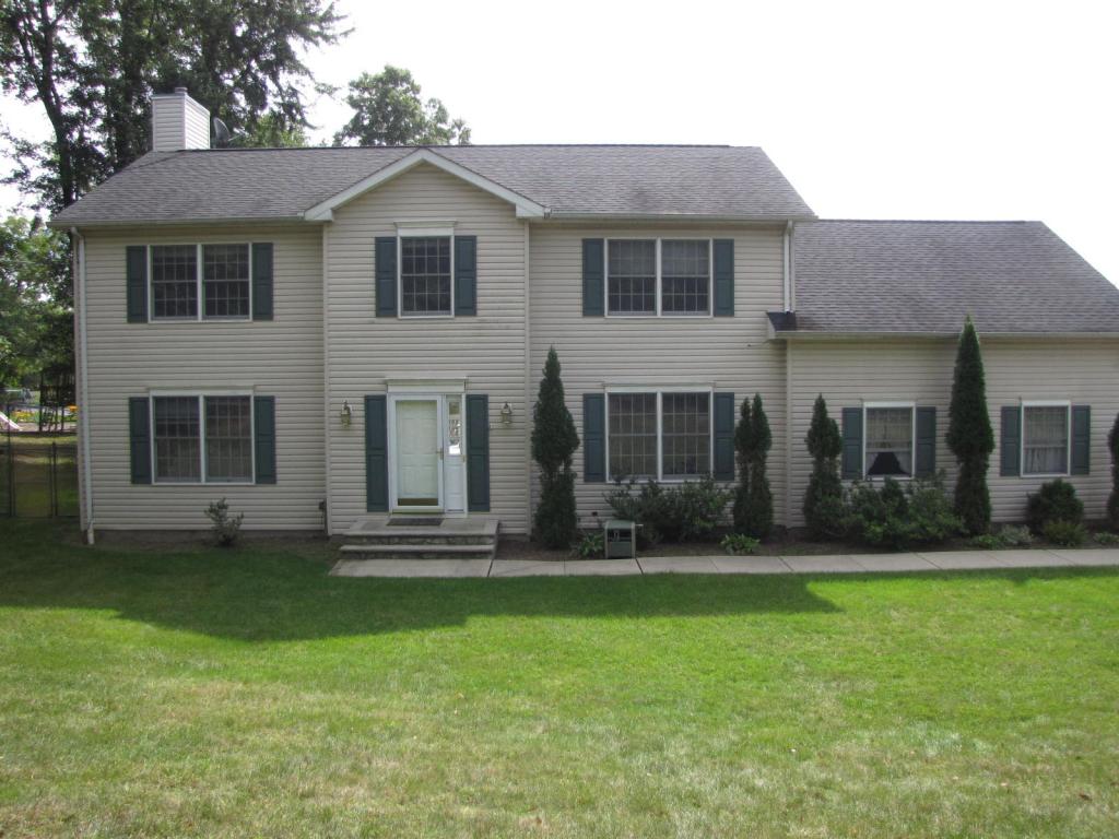 471 VALLEY RD