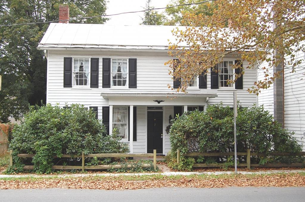 7 N MAIN ST