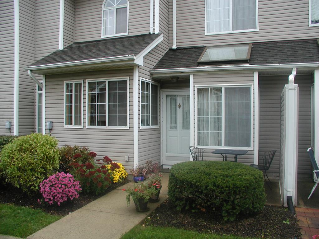 MLS #/Web ID: 2722210