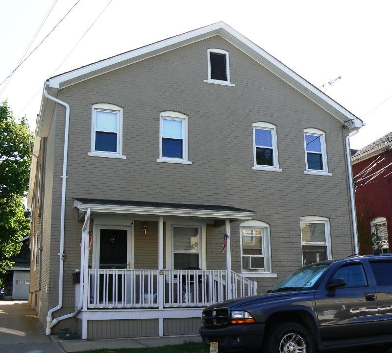 5 THOMPSON ST