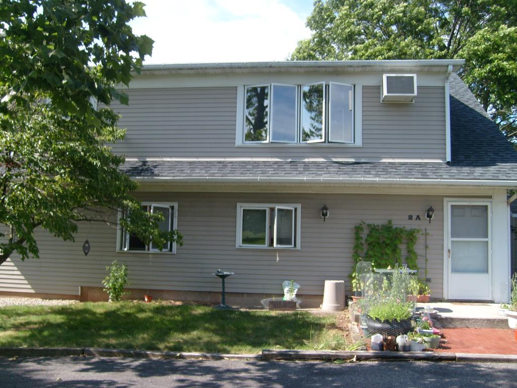 2A Sutton Place