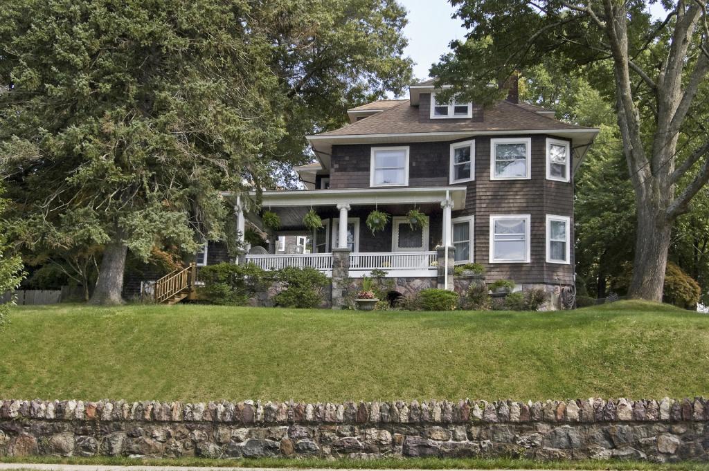155 N MAIN ST