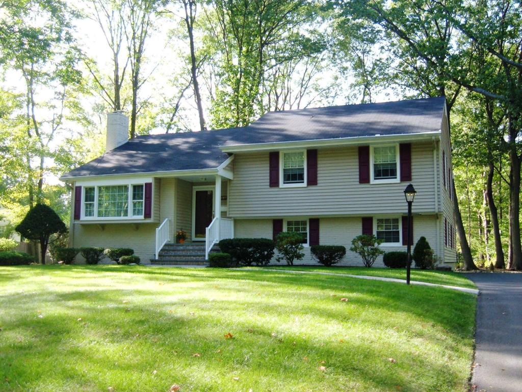 2071 BROOKSIDE DR