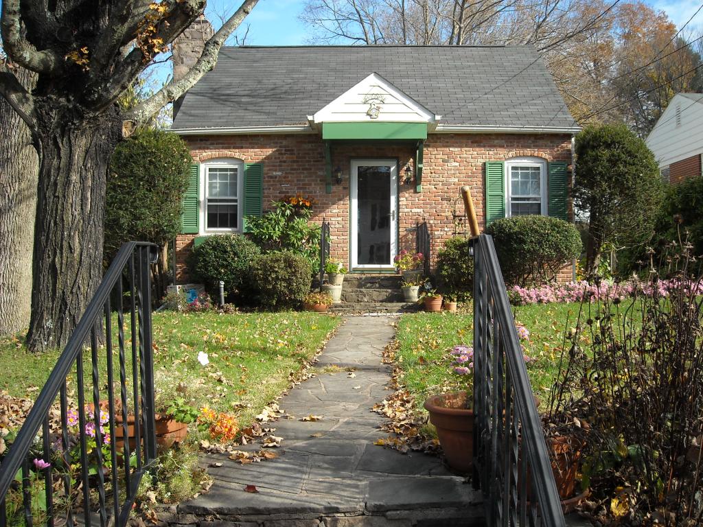 7 BROAD ST