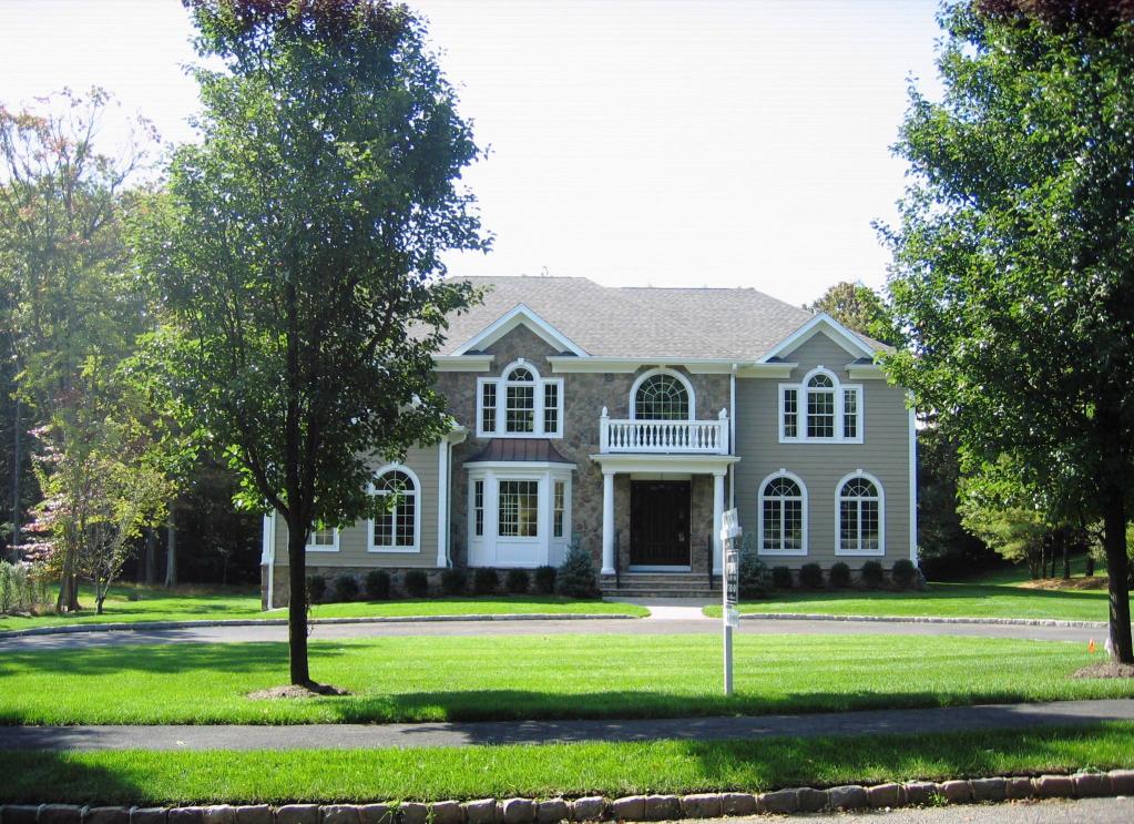 MLS #/Web ID: 2702612