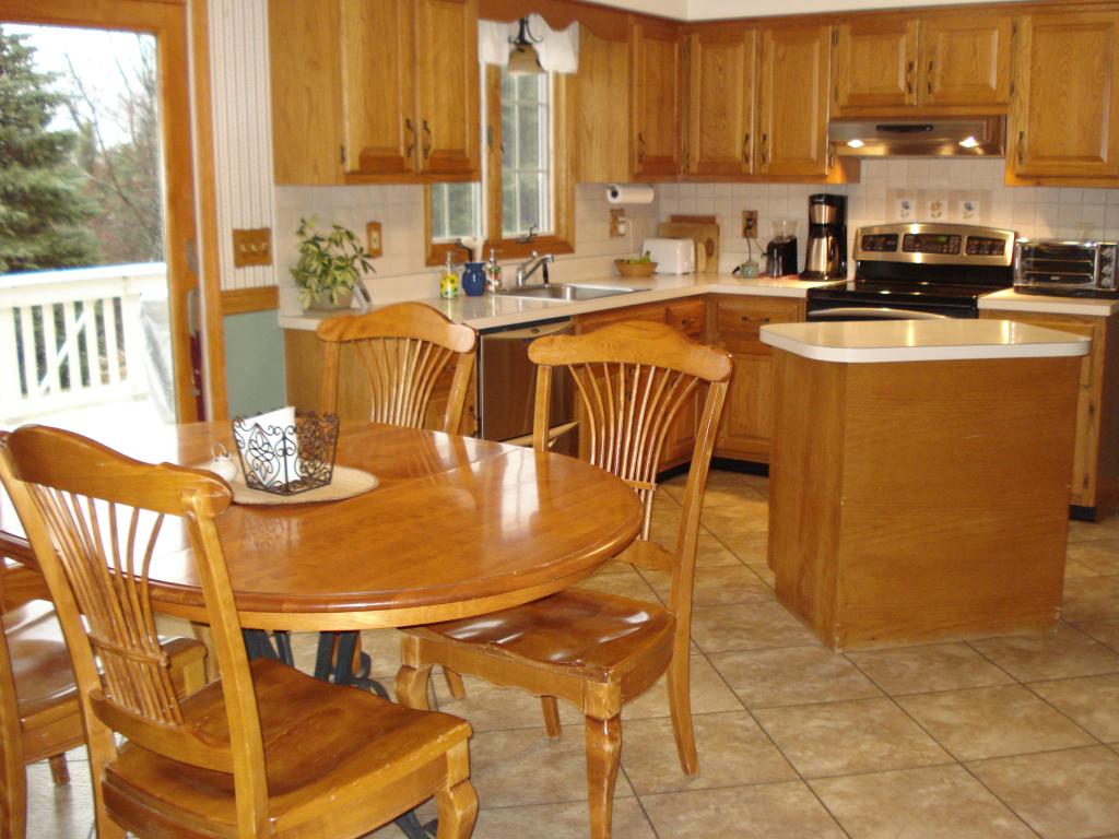 10 JOCELYN CT