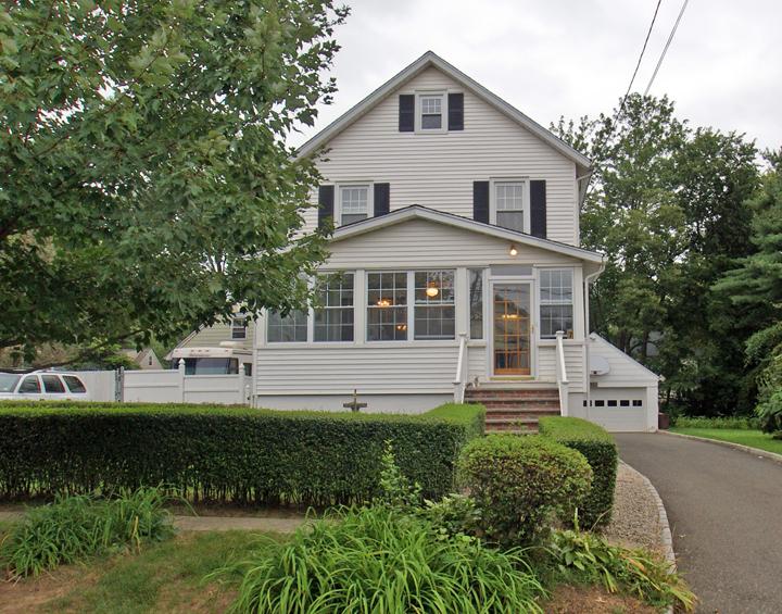 7 VINE ST