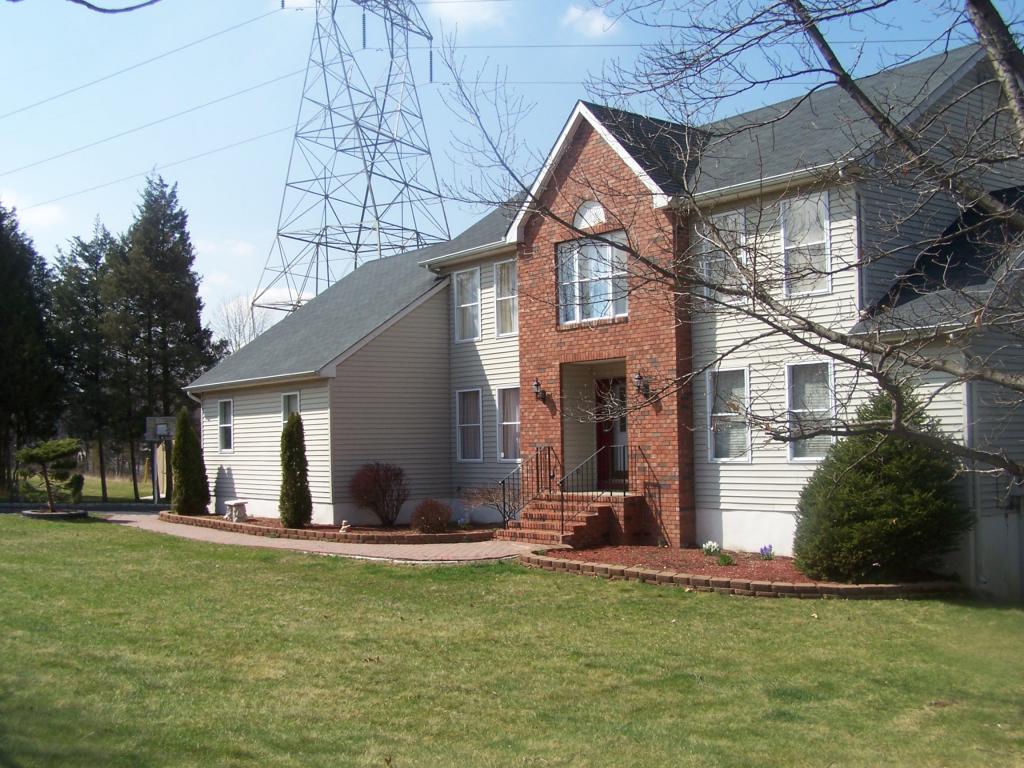 MLS #/Web ID: 2719812