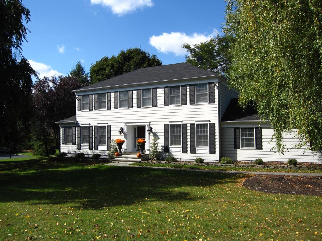 9 COLONIAL CT