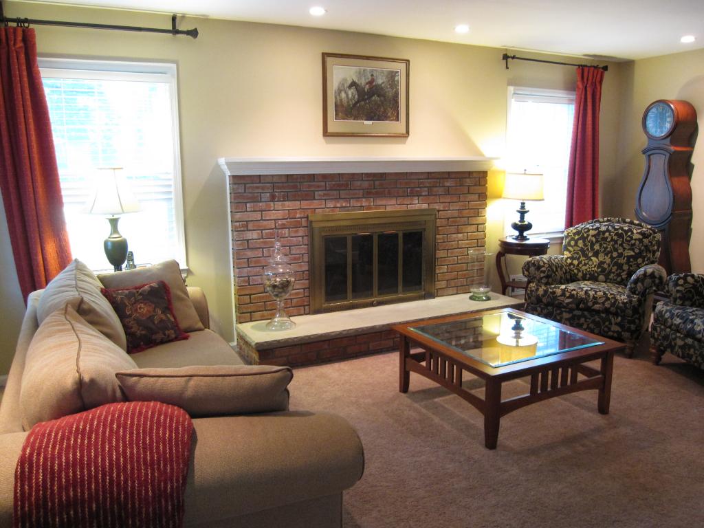 9 COLONIAL CT