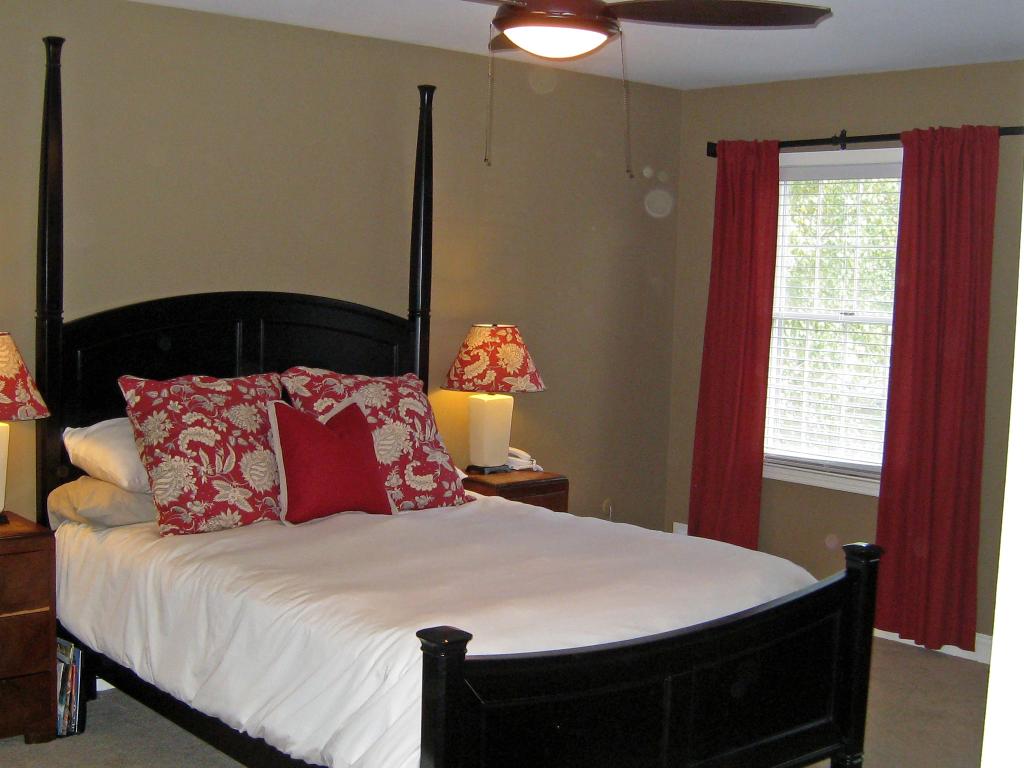 9 COLONIAL CT