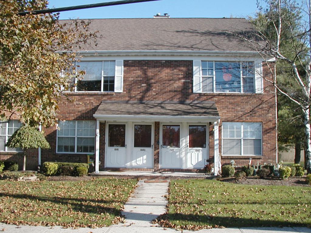 1043 CELLAR AVE