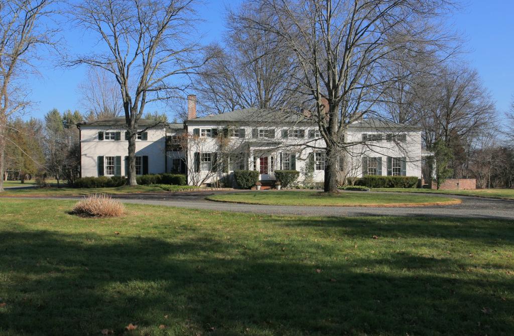 MLS #/Web ID: 2582213