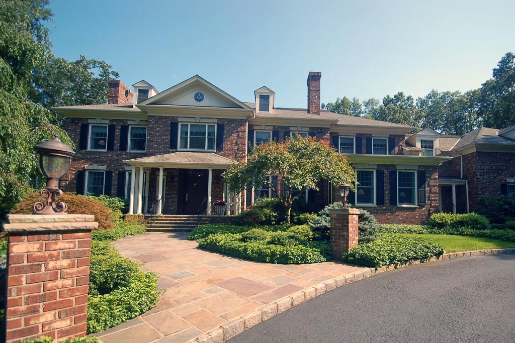 10 OAK FOREST LN