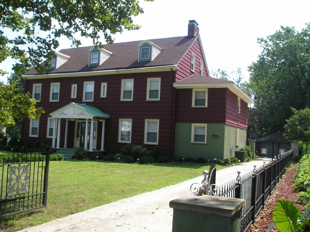 372 Carteret Place