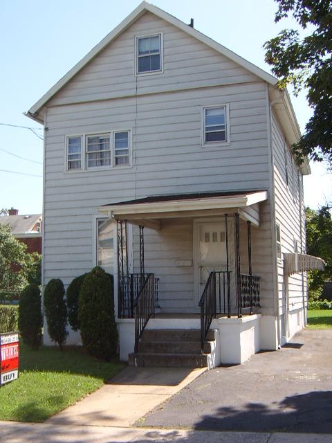 211 W 2ND ST