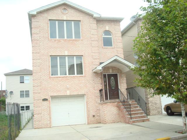 MLS #/Web ID: 2713013