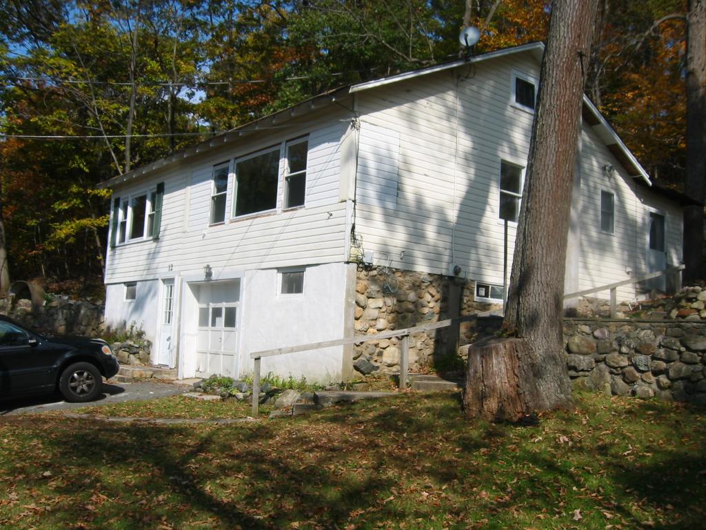 12 ROOSEVELT AVE