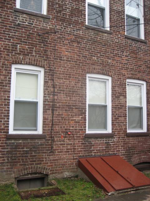 596 VAN HOUTEN AVE