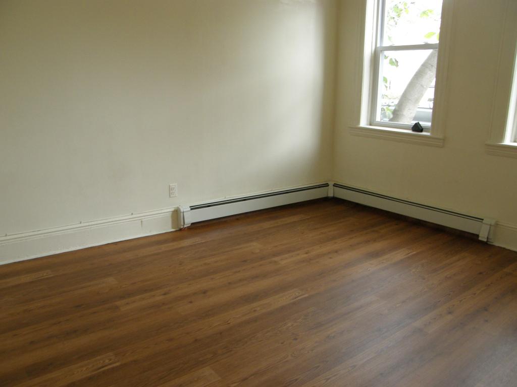 596 VAN HOUTEN AVE