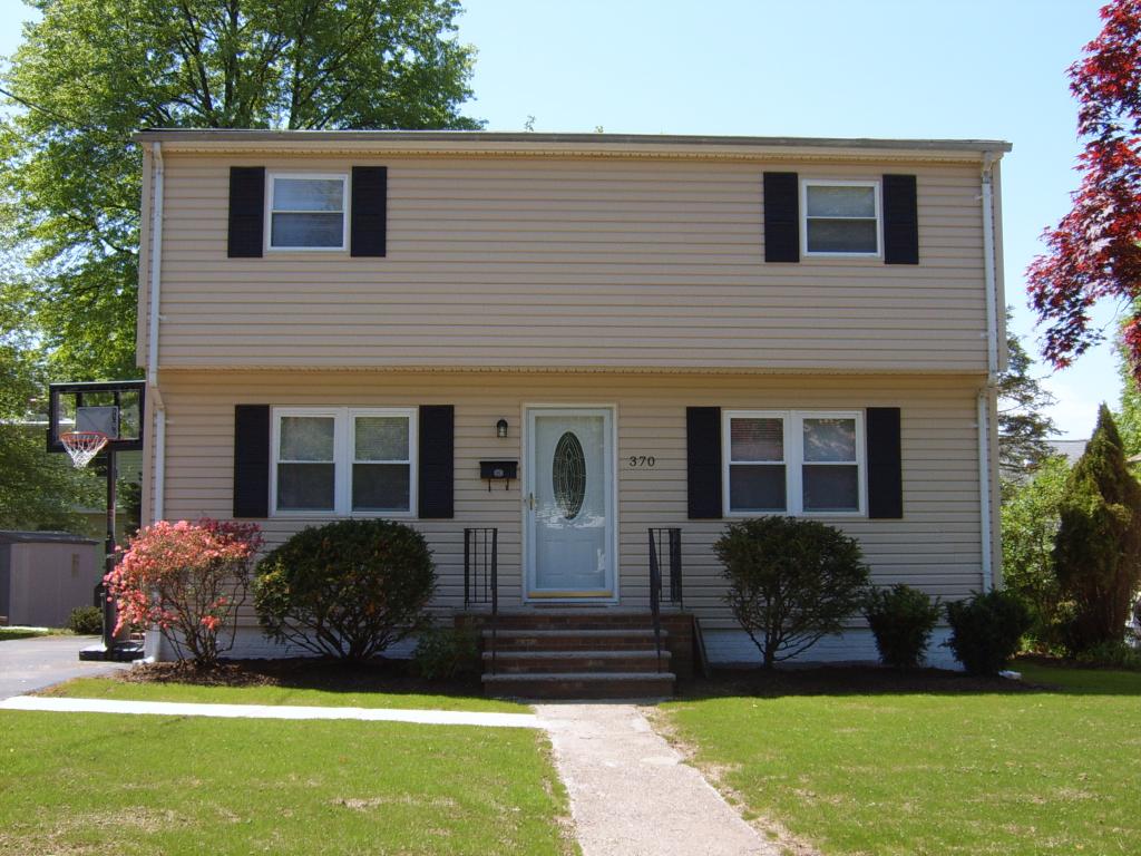 Single Family Home for Sale, ListingId:12980550, location: 370 ponfield Ridgewood 07450