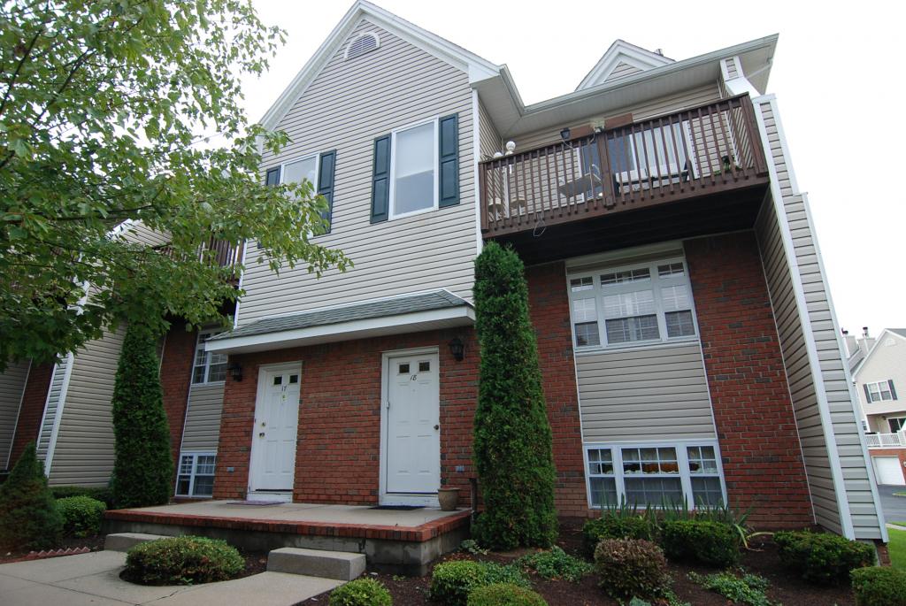 18 CASTLE DR