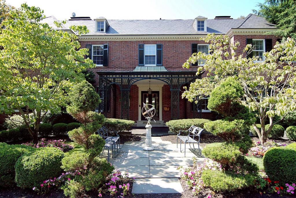 MLS #/Web ID: 2709214