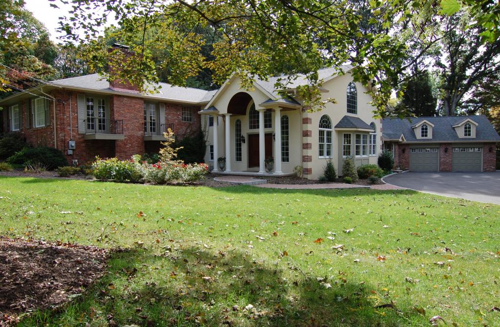 571 KNOLLWOOD RD