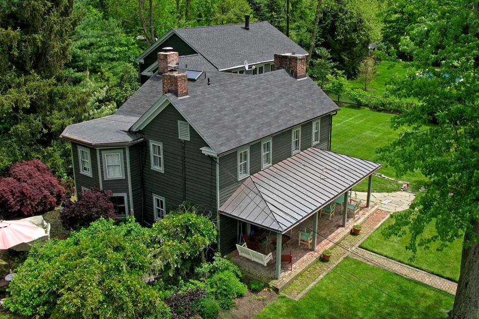 MLS #/Web ID: 2589915