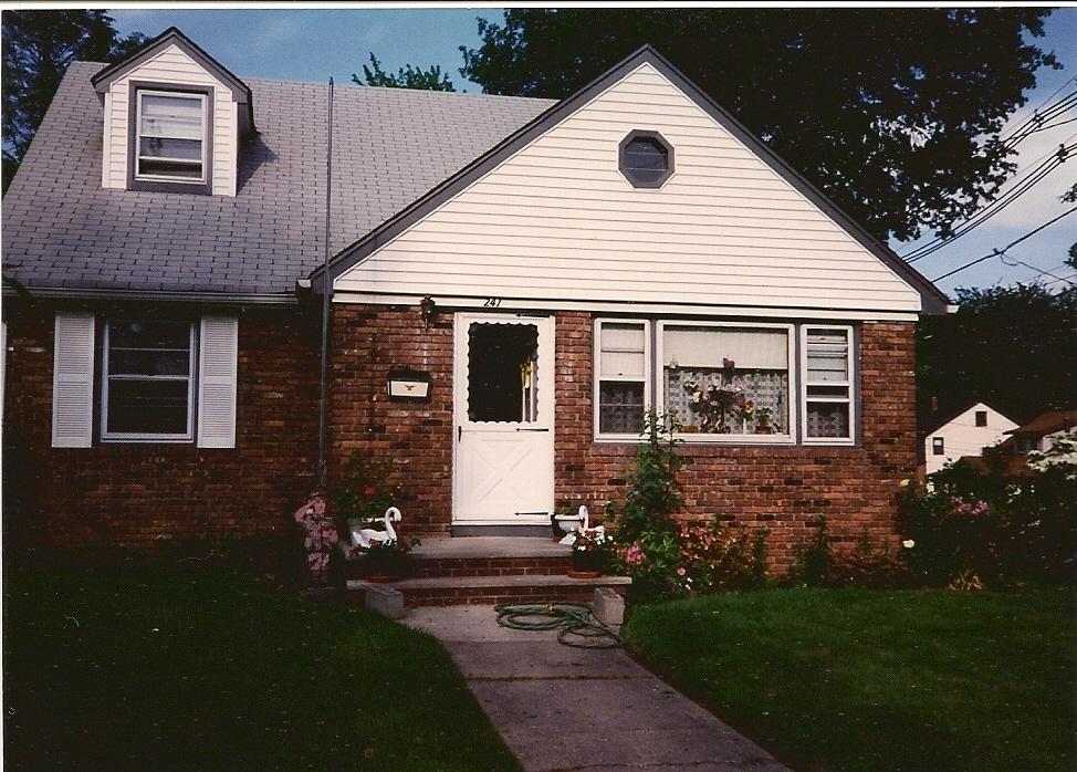 MLS #/Web ID: 2689015