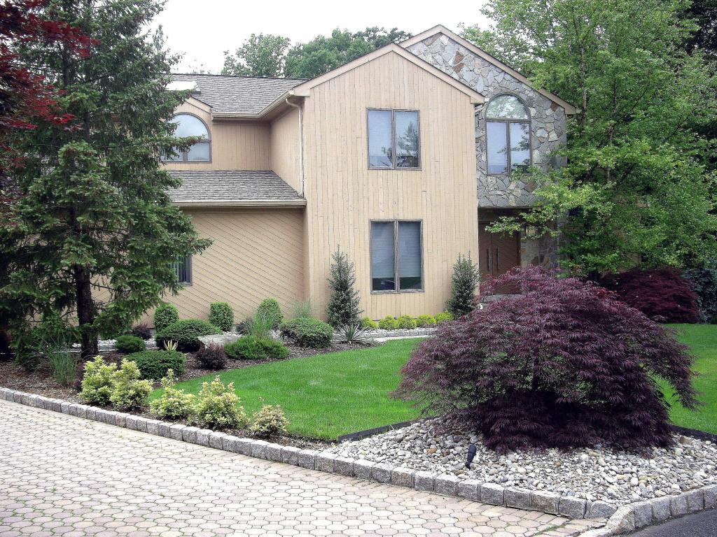 Single Family Home for Sale, ListingId:13667468, location: 193 CARLOUGH PLACE Mahwah 07430