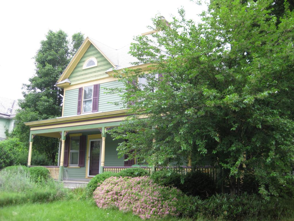 18 RAILROAD AVE