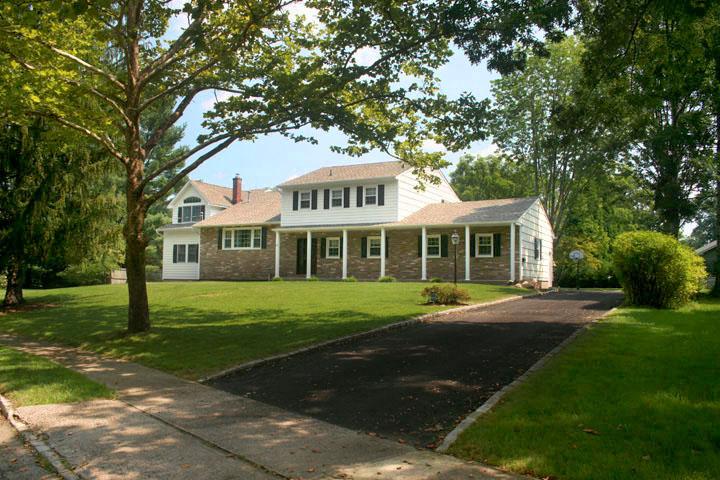 MLS #/Web ID: 2706515