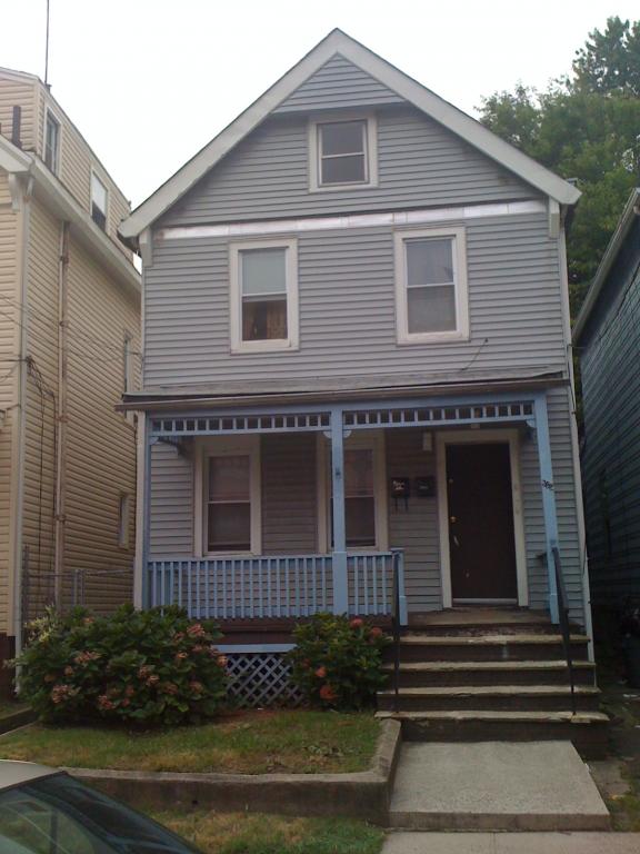 382 LAKESIDE AVE