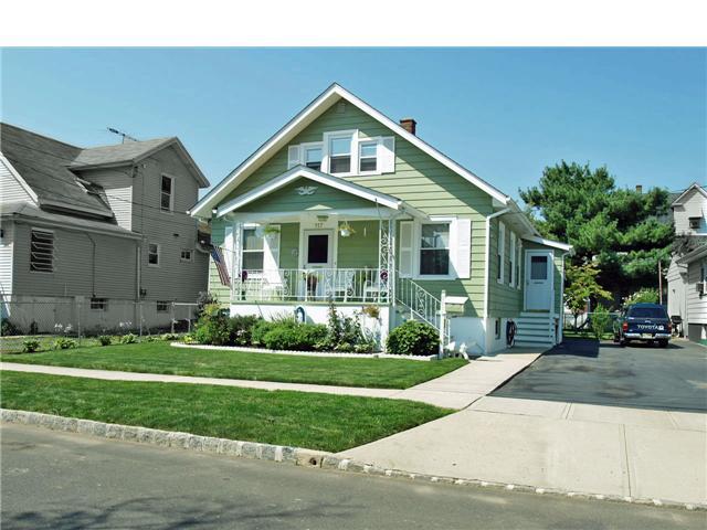 MLS #/Web ID: 2722915