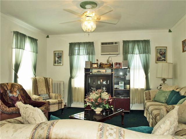 MLS #/Web ID: 2722915
