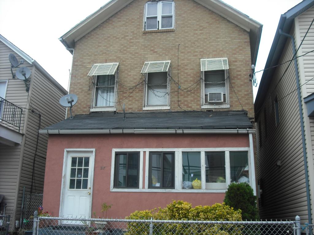 MLS #/Web ID: 2725515