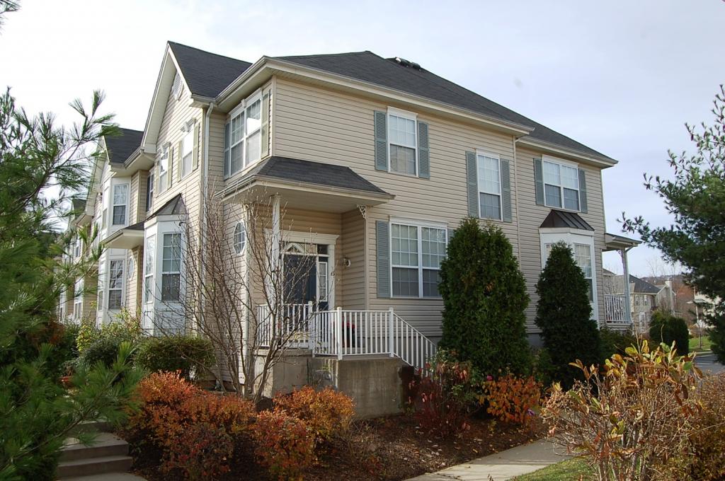15 CLEARBROOK LN
