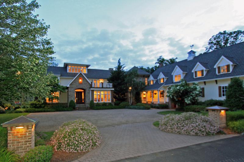 MLS #/Web ID: 2728815