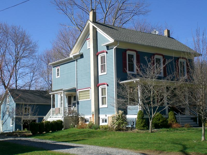 106 PHILHOWER AVE