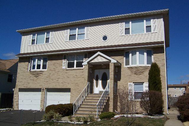 MLS #/Web ID: 2520916