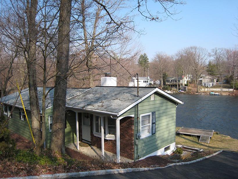 23 W SHORE TRL