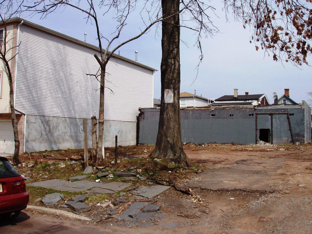 MLS #/Web ID: 2674216
